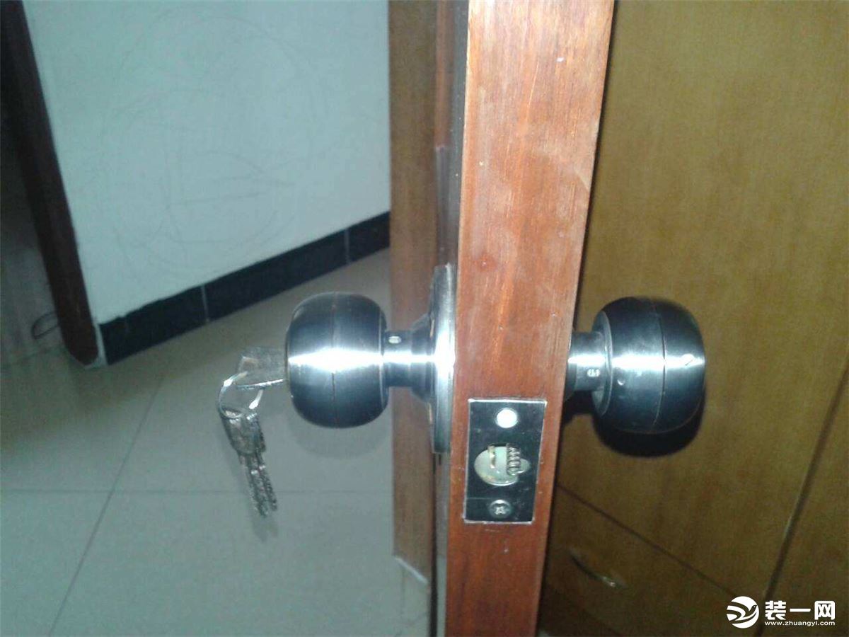 最详细的门锁安装教程大全 看了自己在家就能装!